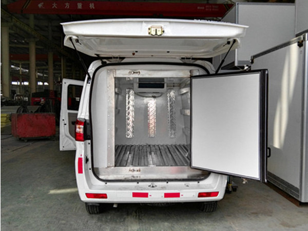 福田G9商务面包型冷藏车（柴油）
