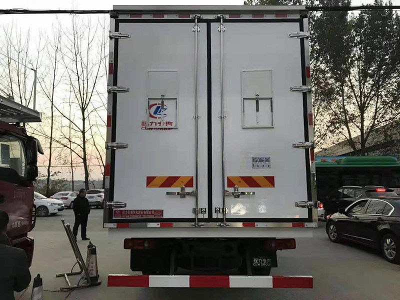 东风天锦鸡苗专用冷藏车